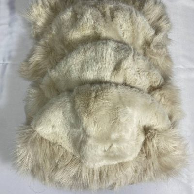 کلاه پوست خزدار شیری