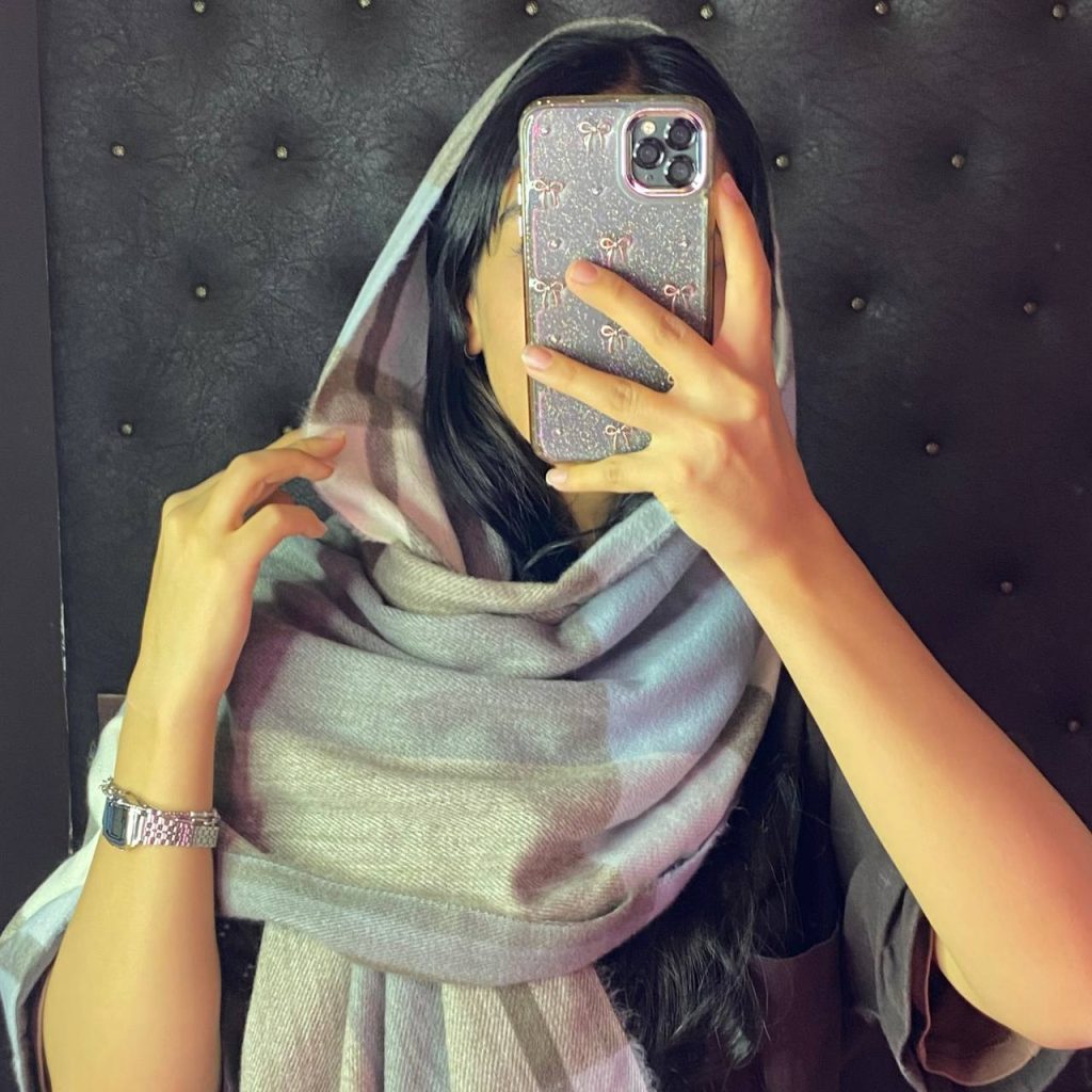 شال موهر چهارخونه