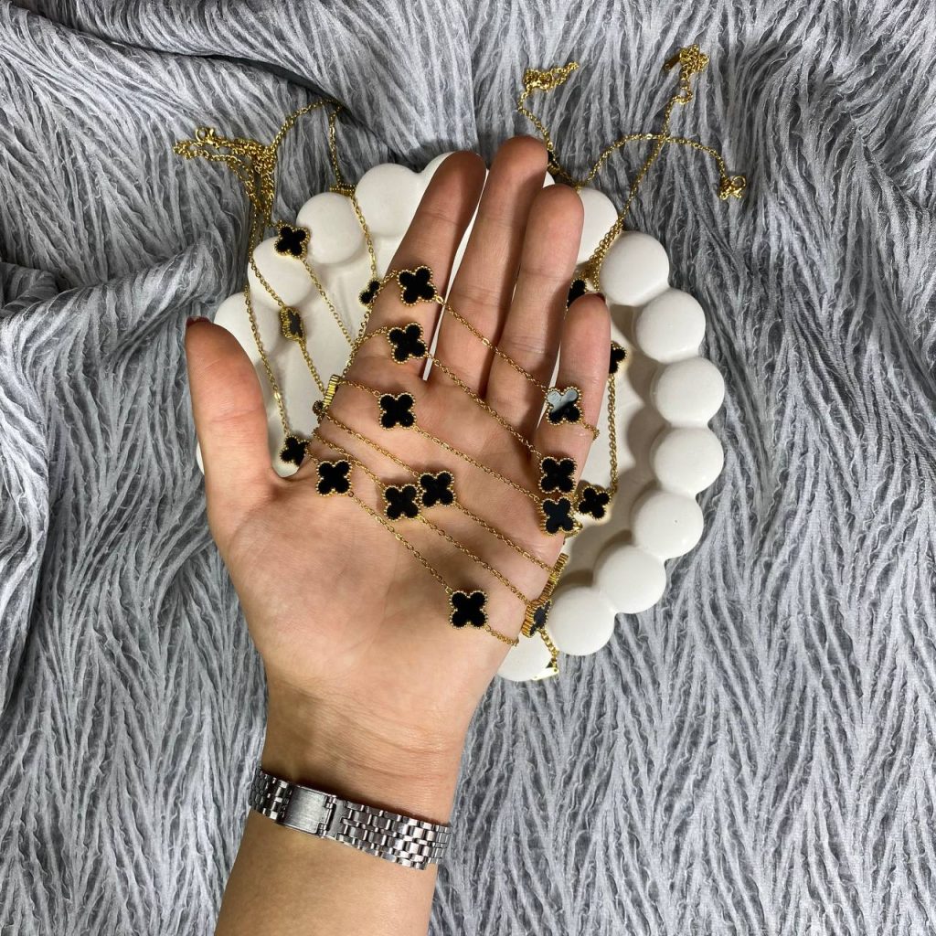 گردنبند ونکلیف
