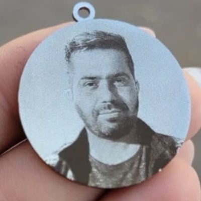 پلاک استیل حک چهره یا متن دلخواه گرد 3*3 سانت