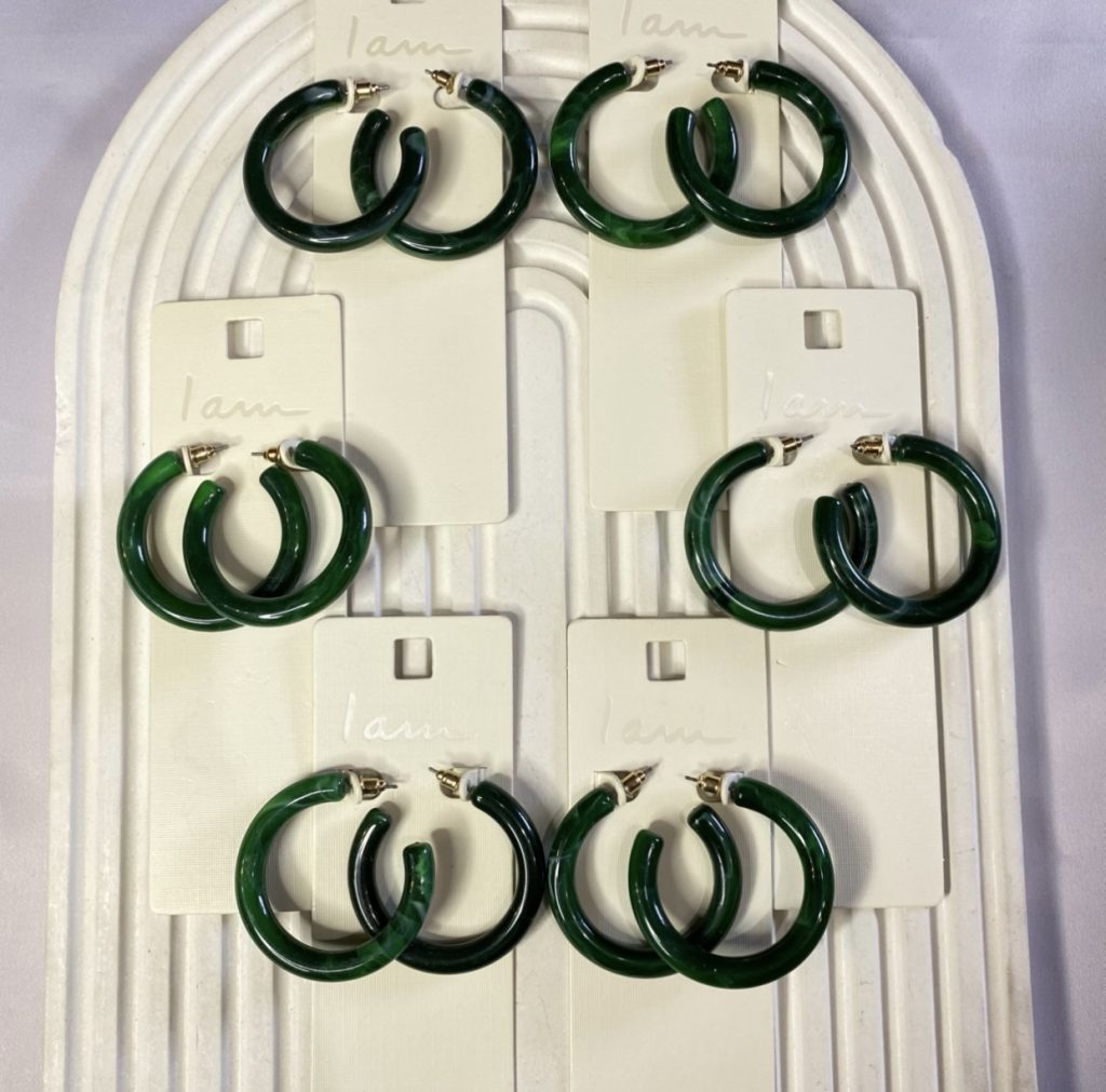 گوشواره میخی سبز