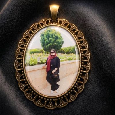گردنبند رزینی برنجی