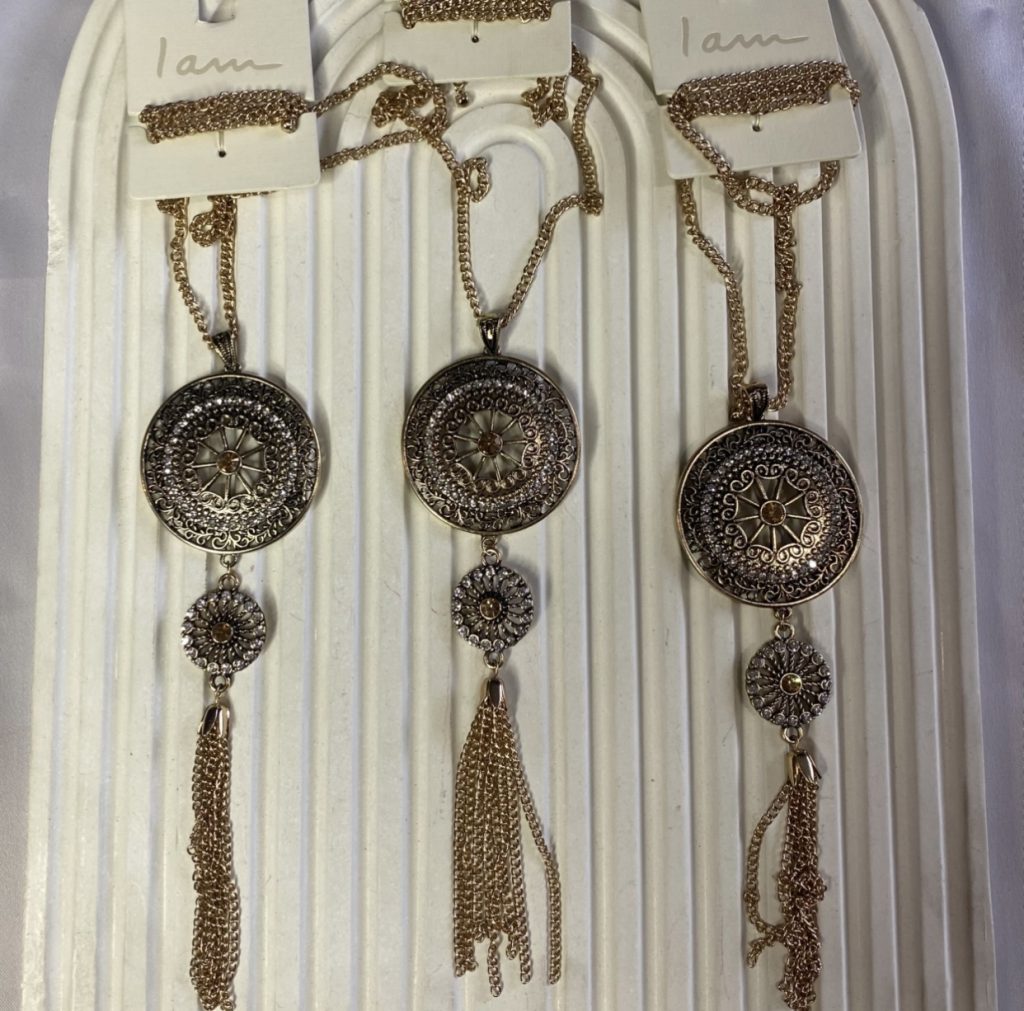 گردنبند مجلسی ( رو لباسی)