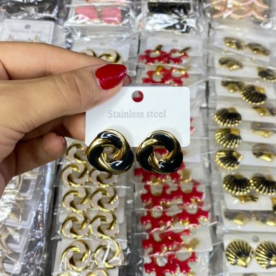 گوشواره مینا کاری استیل رنگ مشکی طلایی