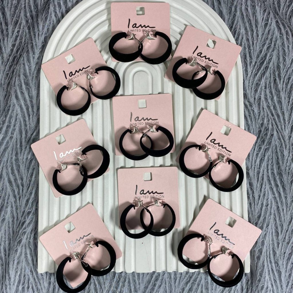 گوشواره مخمل
