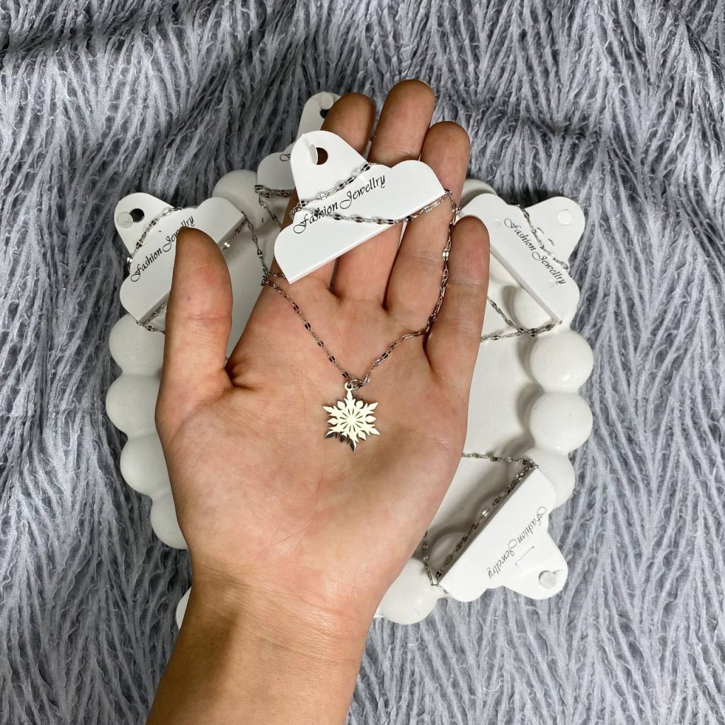 گردنبند برگ