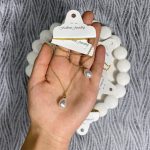 گردنبند مروارید اشکی سایز بزرگ زنجیر طلایی