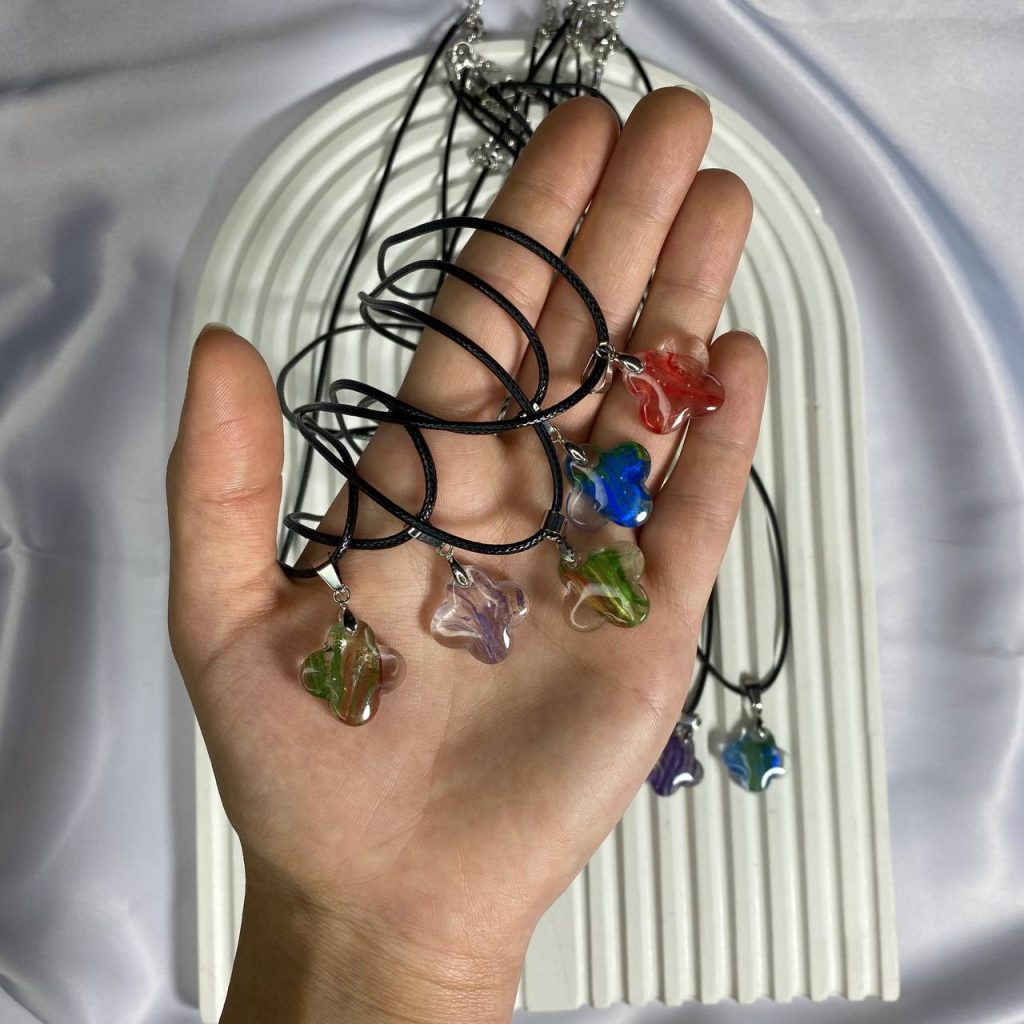 گردنبند رزینی